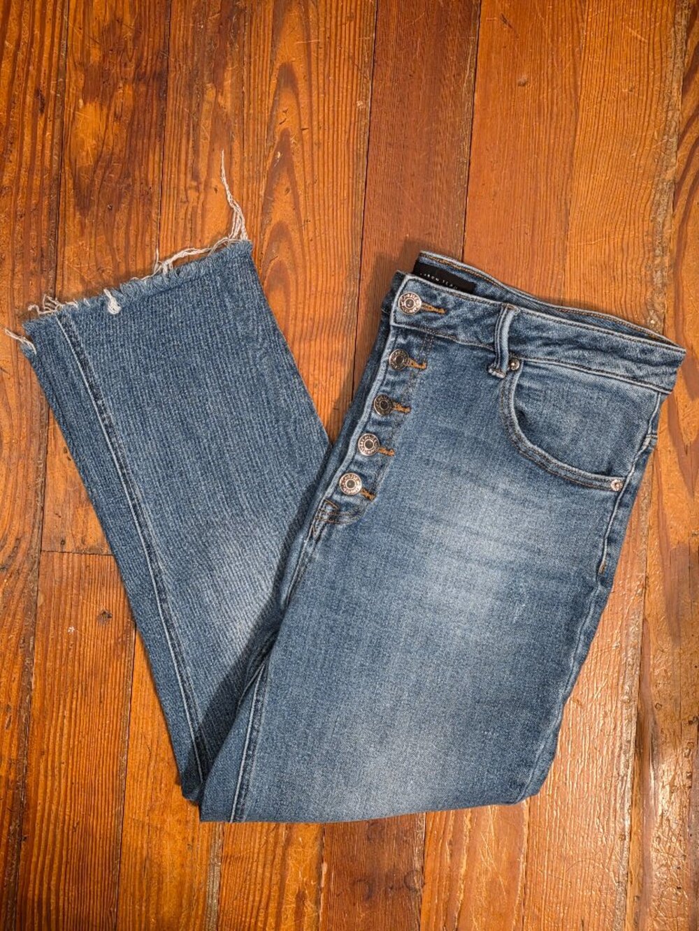Risen Mid Rise Button Fly Jeans Sz XL Straight Leg Raw Hem Medium Wash Trendy